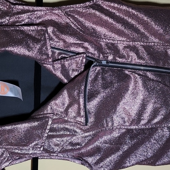 Shimmery Metallic Vest - Picture 2 of 7